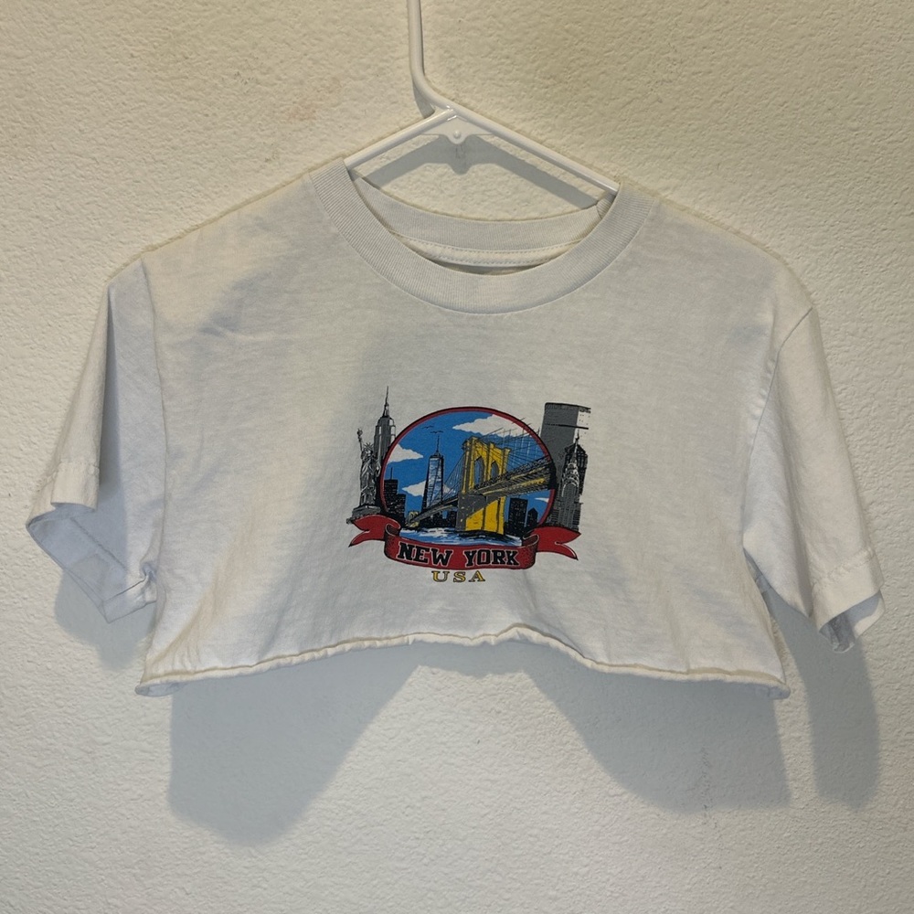 BRANDY MELVILLE / JOHN GALT “NEW YORK USA” CROP TOP